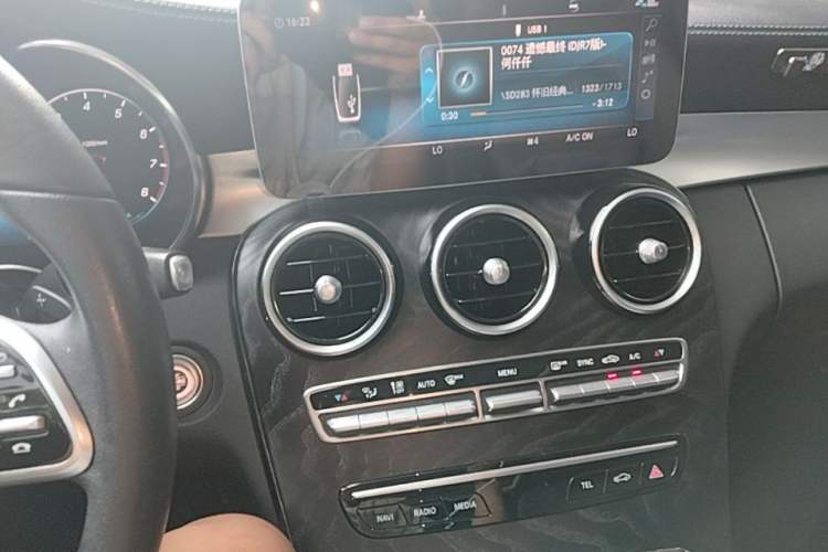 Used Mercedes-Benz C-Class 2019 Restyled C 260 L Sport Edition Audio And AC Panel