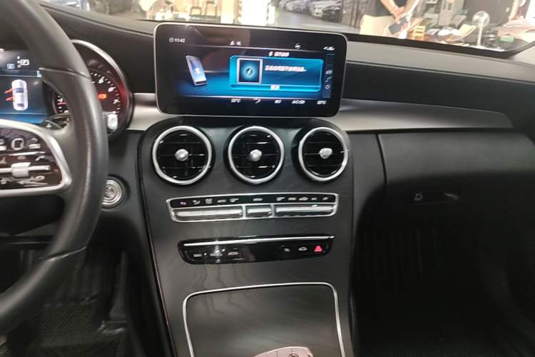 Used Mercedes-Benz C-Class 2019 C 180 L Fashion Edition Sport Version Audio And AC Panel