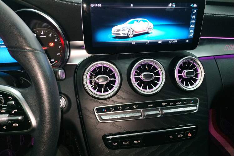 Used Mercedes-Benz C-Class 2019 C 180 L Fashion Edition Sport Version Audio And AC Panel