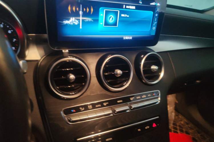 Used Mercedes-Benz C-Class 2019 C 180 L Fashion Edition Sport Version Audio And AC Panel