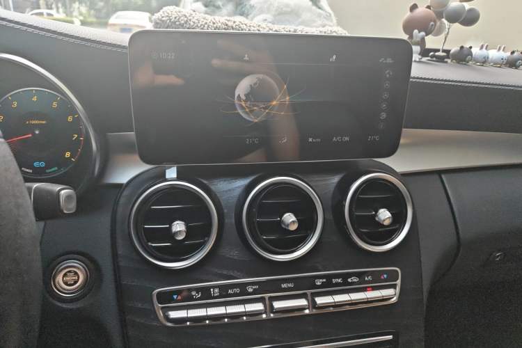 Used Mercedes-Benz C-Class 2019 C 260 L Sport Edition Audio And AC Panel