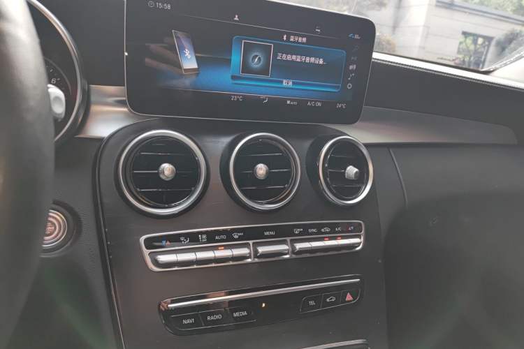 Used Mercedes-Benz C-Class 2019 C 180 L Fashion Edition Sport Version Audio And AC Panel