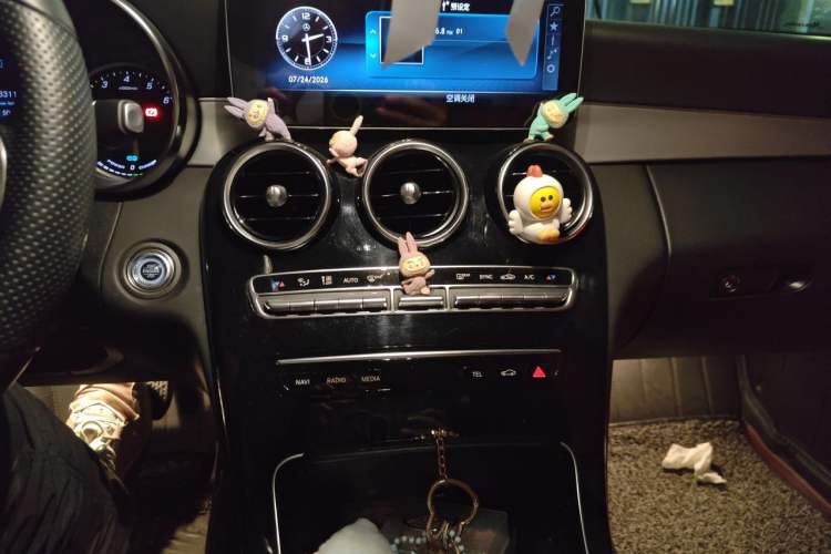 Used Mercedes-Benz C-Class 2019 C 260 Sport Edition Audio And AC Panel