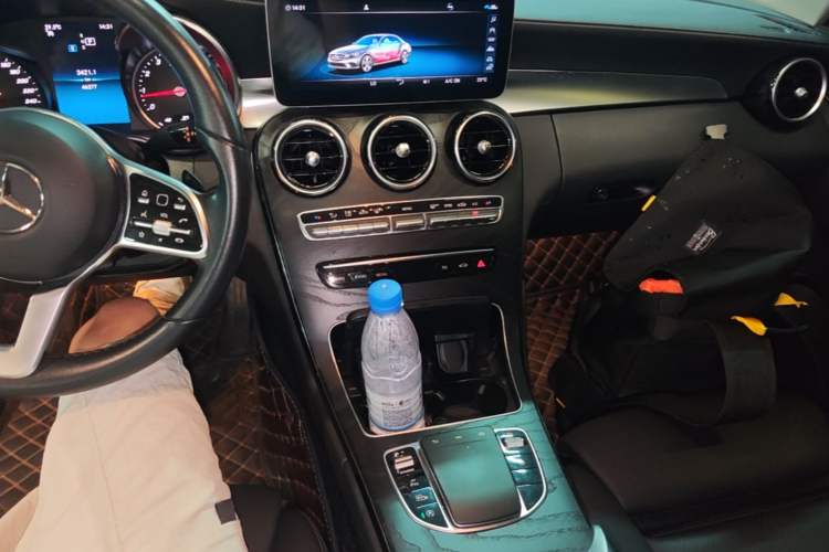 Used Mercedes-Benz C-Class 2019 C 180 L Fashion Edition Sport Version Audio And AC Panel