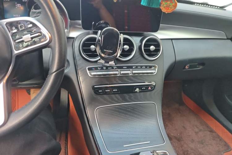 Used Mercedes-Benz C-Class 2019 C 180 L Fashion Edition Sport Version Audio And AC Panel