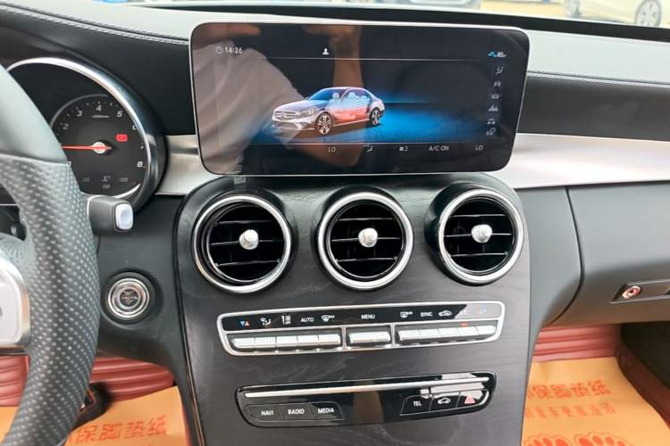 Used Mercedes-Benz C-Class 2019 C 180 L Fashion Edition Sport Version Audio And AC Panel