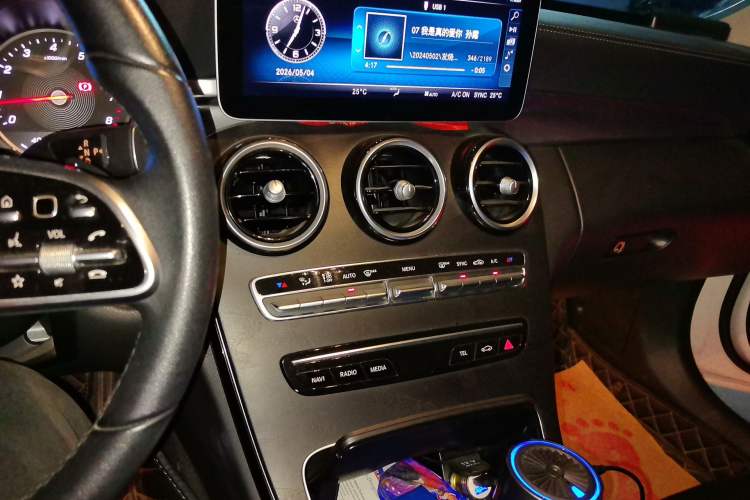 Used Mercedes-Benz C-Class 2019 C 180 L Fashion Edition Sport Version Audio And AC Panel