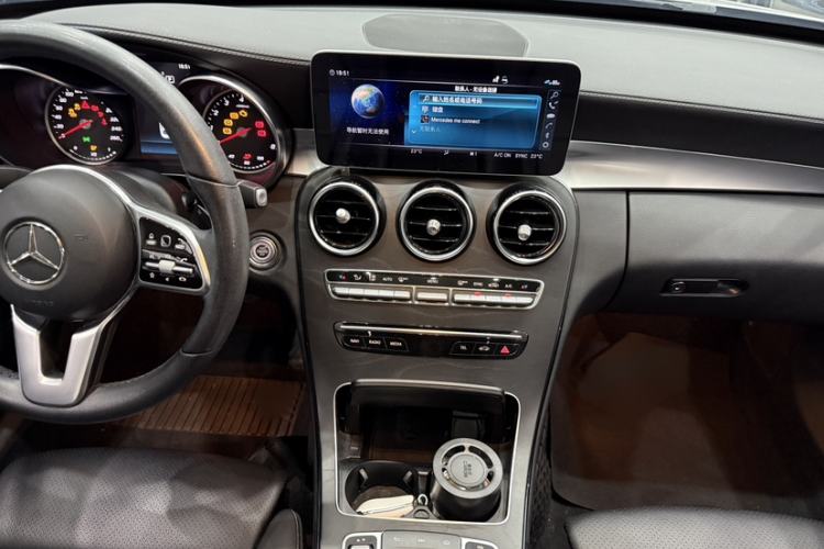 Used Mercedes-Benz C-Class 2019 C 180 L Fashion Edition Sport Version Audio And AC Panel