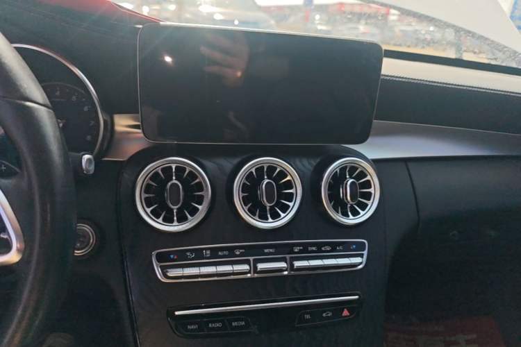 Used Mercedes-Benz C-Class 2019 C 180 L Fashion Edition Sport Version Audio And AC Panel