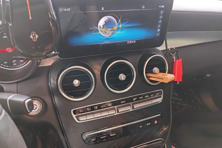 Used Mercedes-Benz C-Class 2019 C 180 L Fashion Edition Sport Version Audio And AC Panel