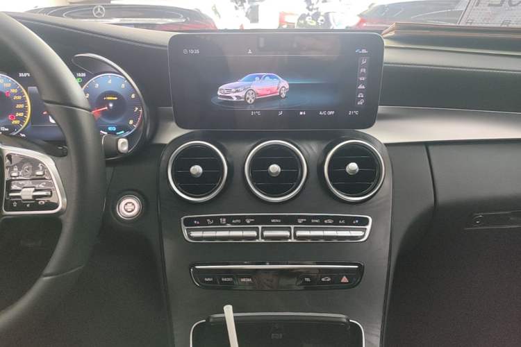 Used Mercedes-Benz C-Class 2019 Restyled C 260 L Sport Edition Audio And AC Panel