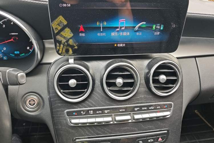 Used Mercedes-Benz C-Class 2019 C 260 L Sport Edition Audio And AC Panel