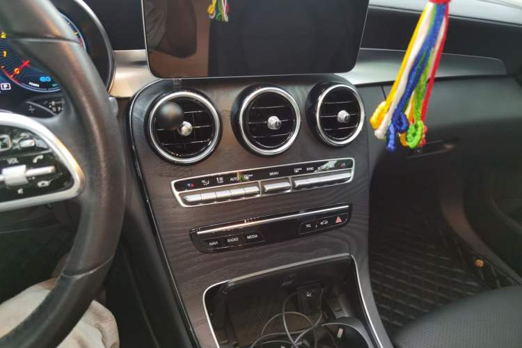 Used Mercedes-Benz C-Class 2019 Restyled C 260 L Sport Edition Audio And AC Panel