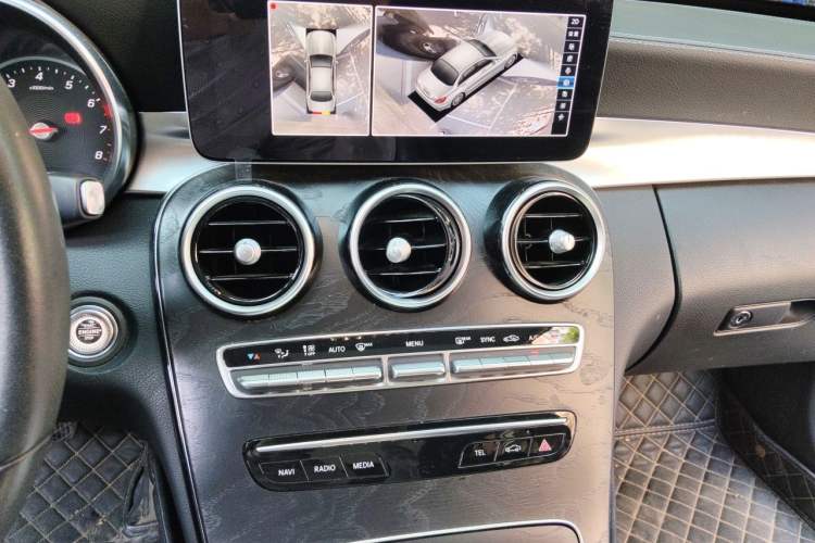 Used Mercedes-Benz C-Class 2019 C 260 L Sport Edition Audio And AC Panel