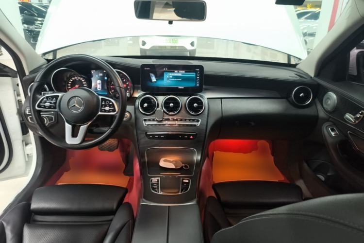 Used Mercedes-Benz C-Class 2019 C 180 L Fashion Edition Sport Version Center Console