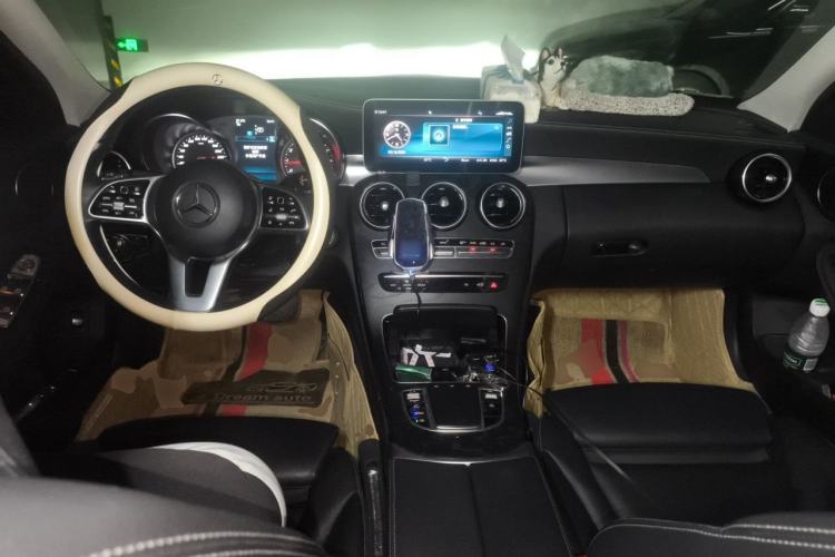 Used Mercedes-Benz C-Class 2019 C 180 L Fashion Edition Sport Version Center Console
