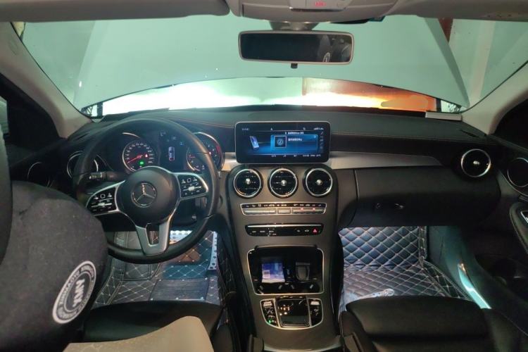 Used Mercedes-Benz C-Class 2019 C 180 L Fashion Edition Sport Version Center Console