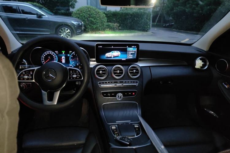 Used Mercedes-Benz C-Class 2019 C 260 Estate Center Console