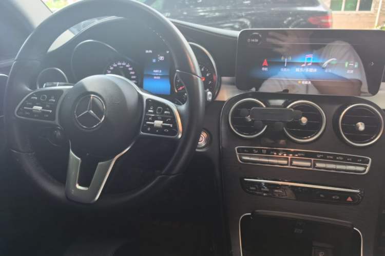 Used Mercedes-Benz C-Class 2019 C 260 L Sport Edition Center Console