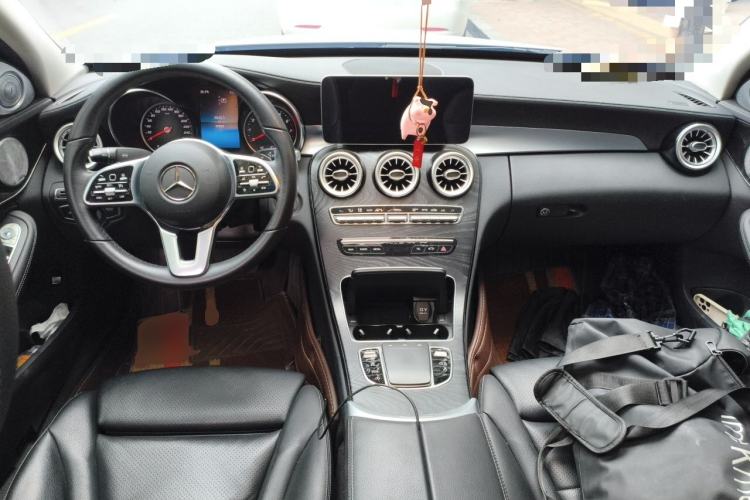 Used Mercedes-Benz C-Class 2019 C 180 L Fashion Edition Sport Version Center Console