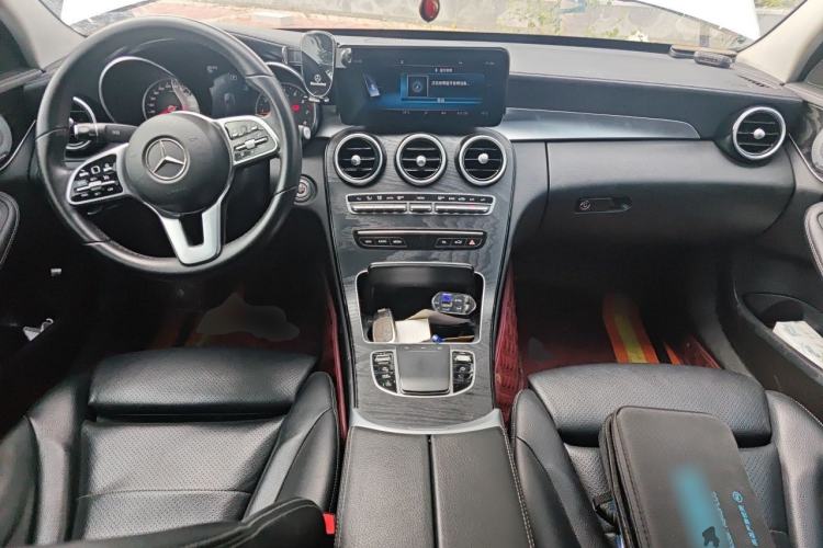 Used Mercedes-Benz C-Class 2019 C 180 L Dynamic Sports Edition Center Console