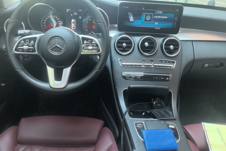 Used Mercedes-Benz C-Class 2019 C 180 L Fashion Edition Sport Version Center Console