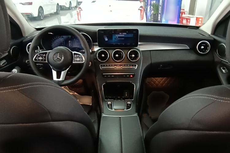 Used Mercedes-Benz C-Class 2019 Facelift C 260 L 4MATIC Sport Edition Center Console