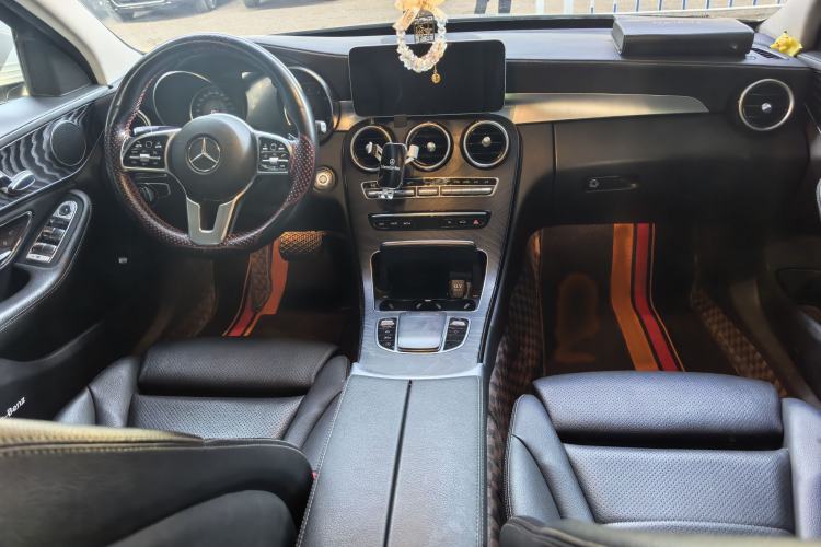 Used Mercedes-Benz C-Class 2019 C 180 L Fashion Edition Sport Version Center Console
