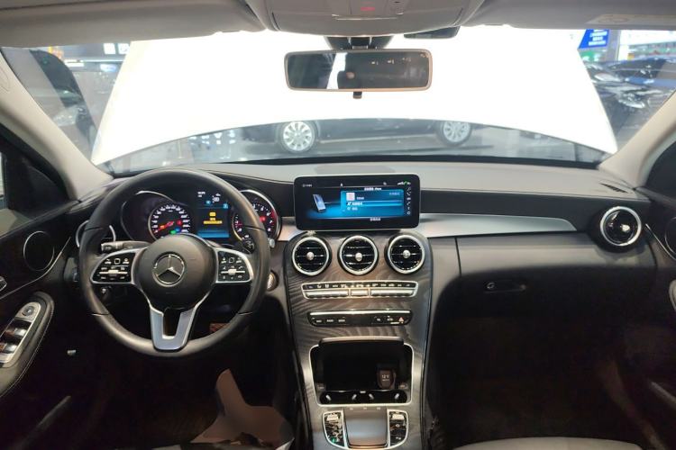 Used Mercedes-Benz C-Class 2019 C 180 L Fashion Edition Sport Version Center Console