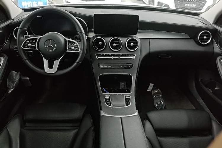 Used Mercedes-Benz C-Class 2019 Restyled C 260 L Sport Edition Center Console