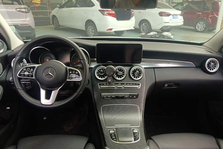 Used Mercedes-Benz C-Class 2019 C 180 L Fashion Edition Sport Version Center Console