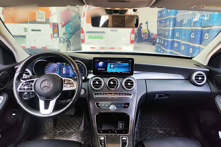 Used Mercedes-Benz C-Class 2019 C 260 Estate Center Console