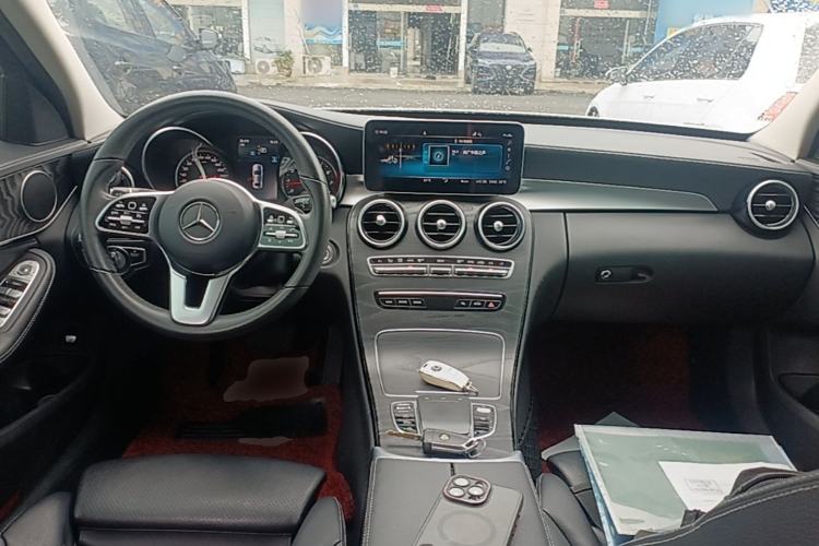 Used Mercedes-Benz C-Class 2019 C 180 L Fashion Edition Sport Version Center Console