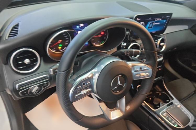 Used Mercedes-Benz C-Class 2019 C 260 Sport Edition Center Console