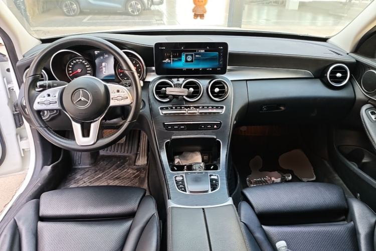 Used Mercedes-Benz C-Class 2019 C 180 L Fashion Edition Sport Version Center Console