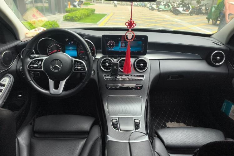 Used Mercedes-Benz C-Class 2019 C 180 L Fashion Edition Sport Version Center Console