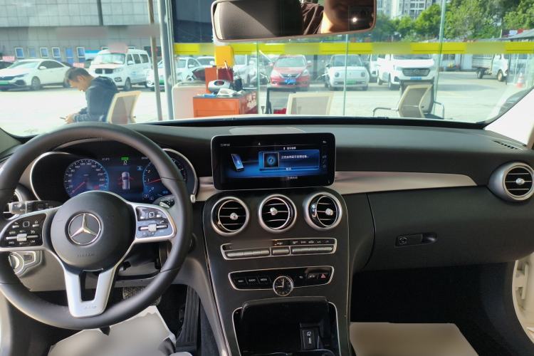 Used Mercedes-Benz C-Class 2019 C 260 Estate Center Console