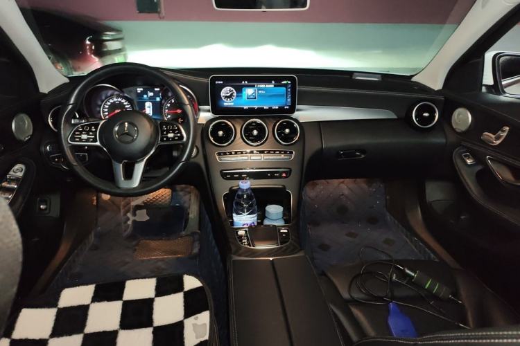 Used Mercedes-Benz C-Class 2019 C 180 L Fashion Edition Sport Version Center Console