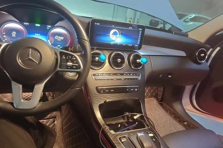 Used Mercedes-Benz C-Class 2019 Restyled C 260 L Sport Edition Center Console