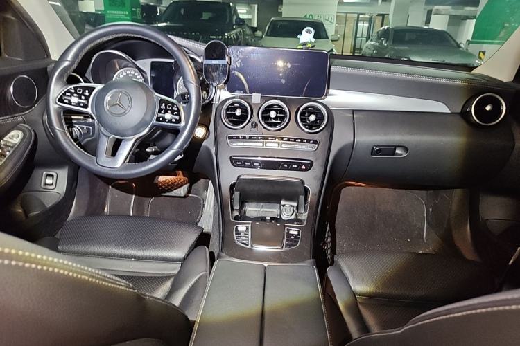 Used Mercedes-Benz C-Class 2019 C 180 L Fashion Edition Sport Version Center Console