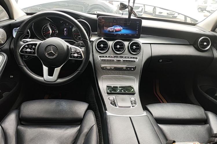 Used Mercedes-Benz C-Class 2019 C 180 L Fashion Edition Sport Version Center Console
