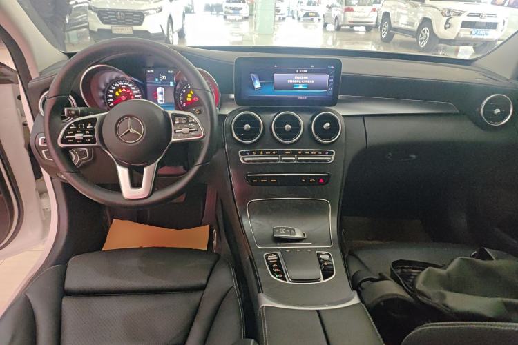 Used Mercedes-Benz C-Class 2019 C 180 L Fashion Edition Sport Version Center Console