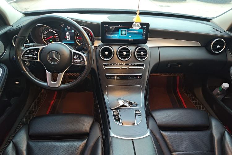 Used Mercedes-Benz C-Class 2019 C 180 L Fashion Edition Sport Version Center Console