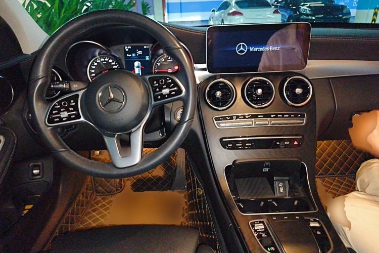 Used Mercedes-Benz C-Class 2019 C 260 L Sport Edition Center Console
