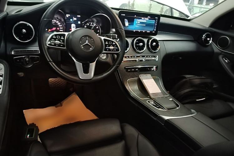 Used Mercedes-Benz C-Class 2019 C 180 L Fashion Edition Sport Version Center Console