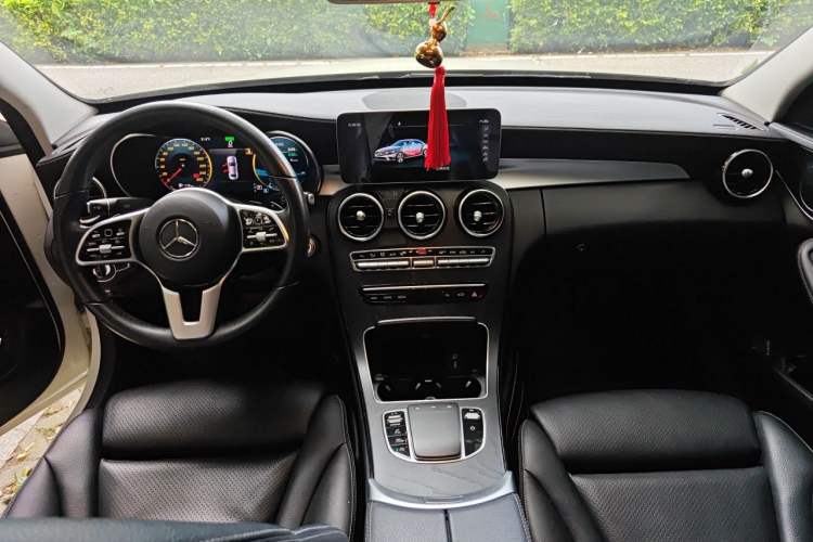Used Mercedes-Benz C-Class 2019 Restyled C 260 L Sport Edition Center Console