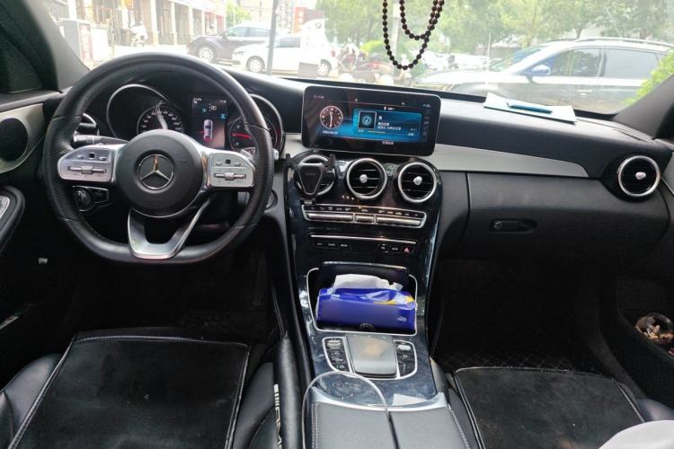 Used Mercedes-Benz C-Class 2019 C 260 Sport Edition Center Console