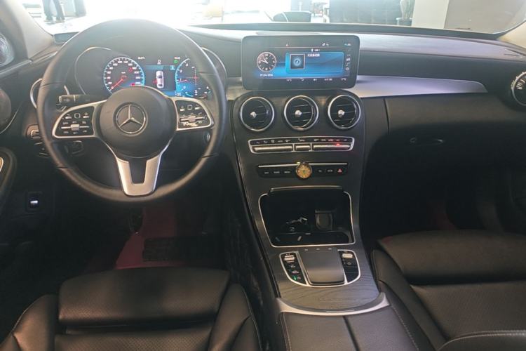Used Mercedes-Benz C-Class 2019 C 180 L Fashion Edition Sport Version Center Console