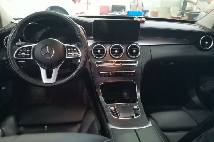 Used Mercedes-Benz C-Class 2019 C 180 L Fashion Edition Sport Version Center Console