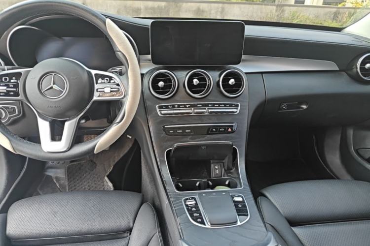 Used Mercedes-Benz C-Class 2019 C 260 L Sport Edition Center Console
